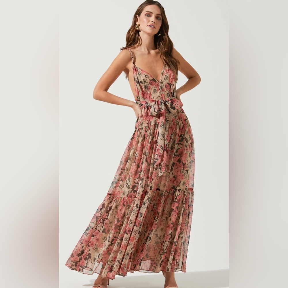 COPY - ASTR the label EARTHA FLORAL MAXI DRESS